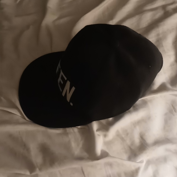 Hat - Picture 3 of 4